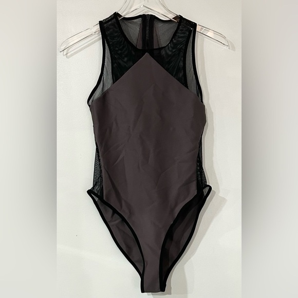 NEW‎ Ultracor High Tide Mesh One-Piece Swimsuit in Taupe M - Picture 4 of 8